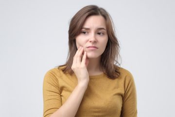 Five to Eat and Avoid to Keep Gum Health